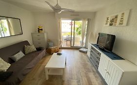 Studio à 50 m de la plage aperçue mer